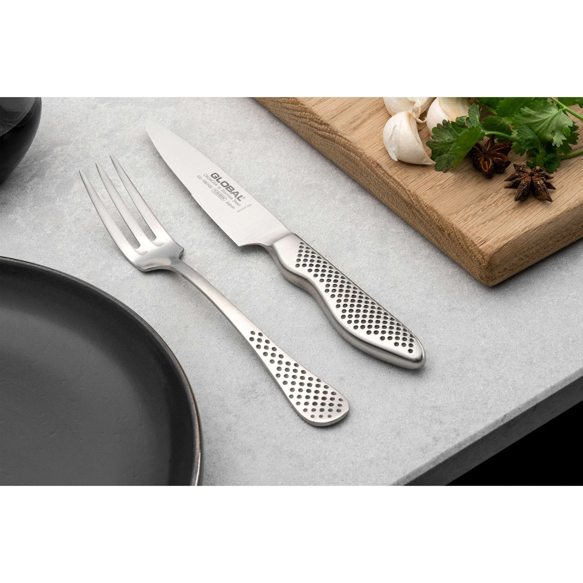 Global Steak Knife and Fork Set with dock - Image 3